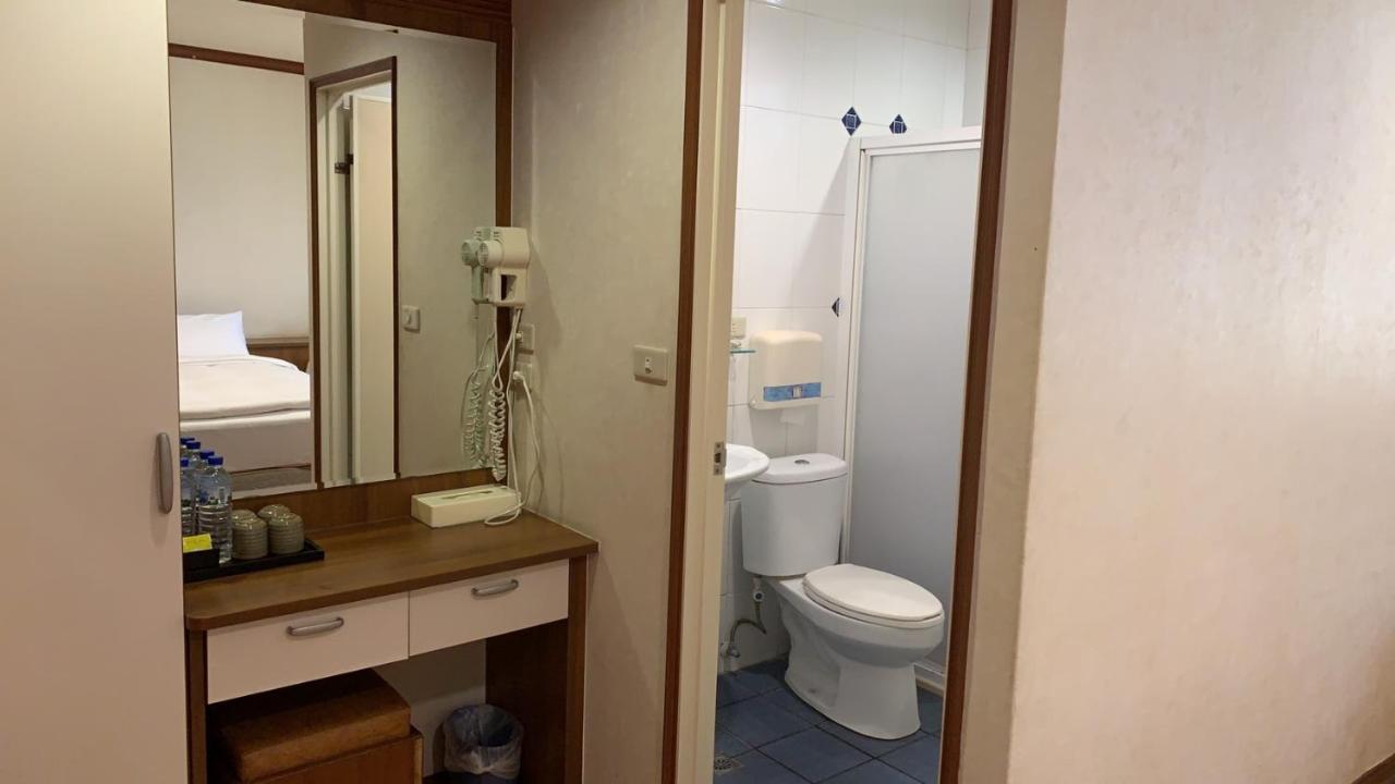 Xiu Shui Hotel Юйчи Экстерьер фото
