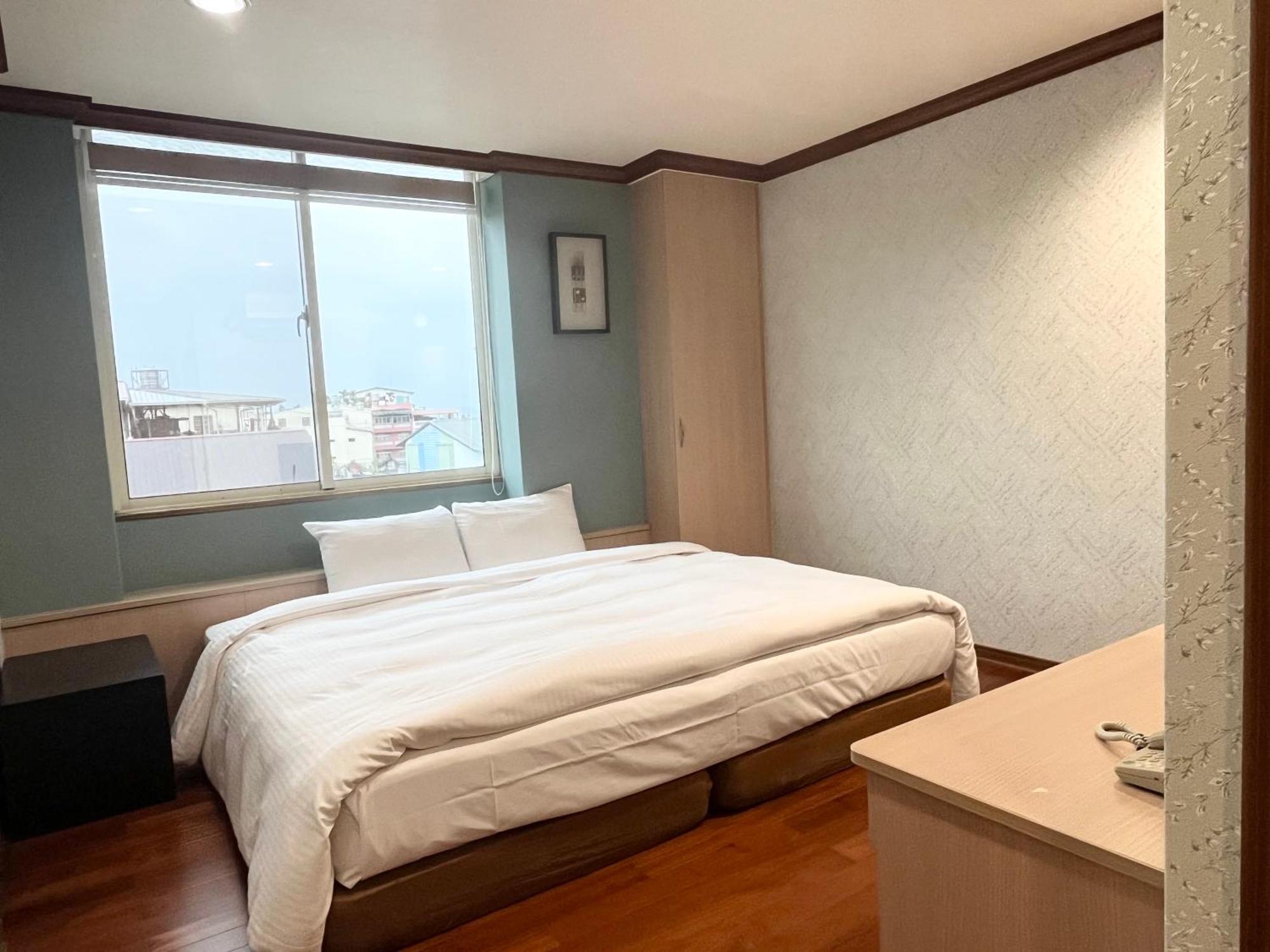 Xiu Shui Hotel Юйчи Экстерьер фото