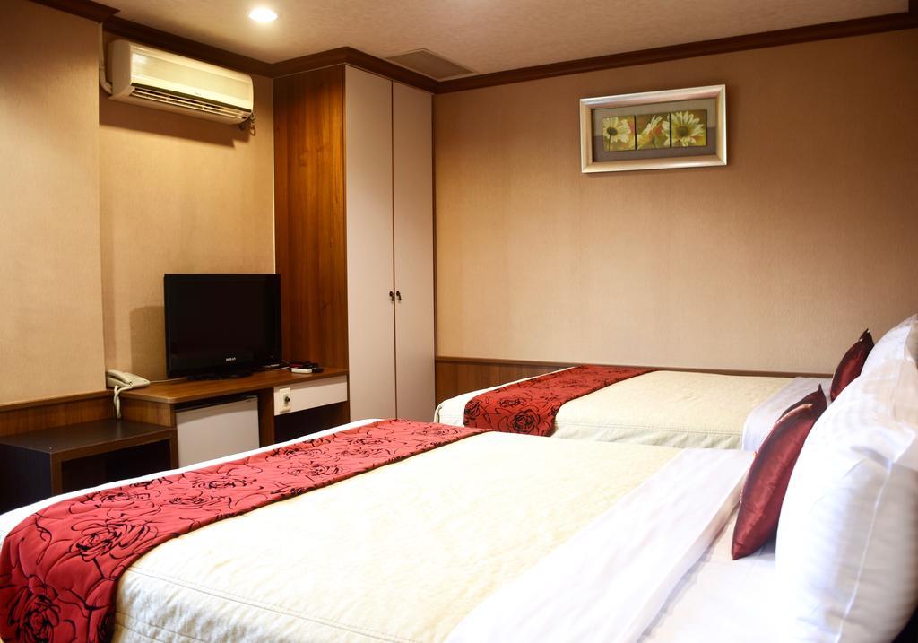 Xiu Shui Hotel Юйчи Экстерьер фото