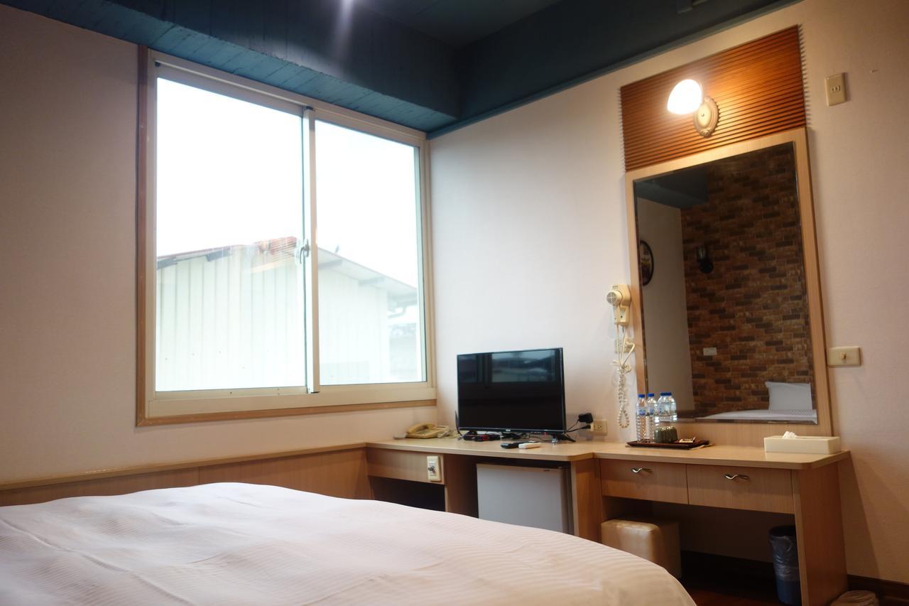 Xiu Shui Hotel Юйчи Экстерьер фото